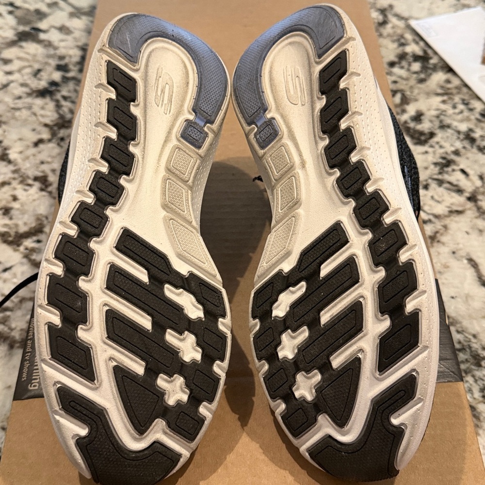 Skechers Black Sneakers with Pink Details - Picture 2 of 4